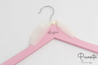 Personalisierter Erwachsenenkleiderbügel aus rosa Kunststoff