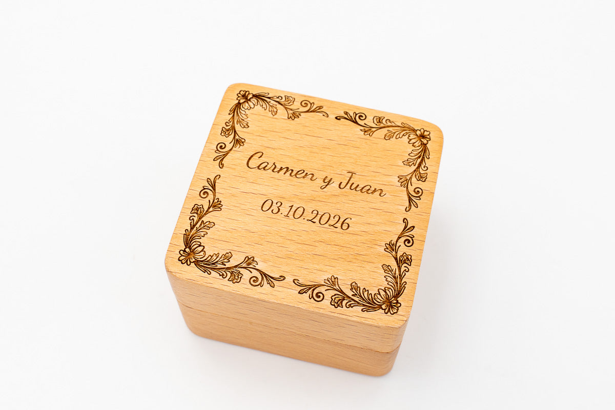 Personalisierte Ringbox für Verlobung und Hochzeit