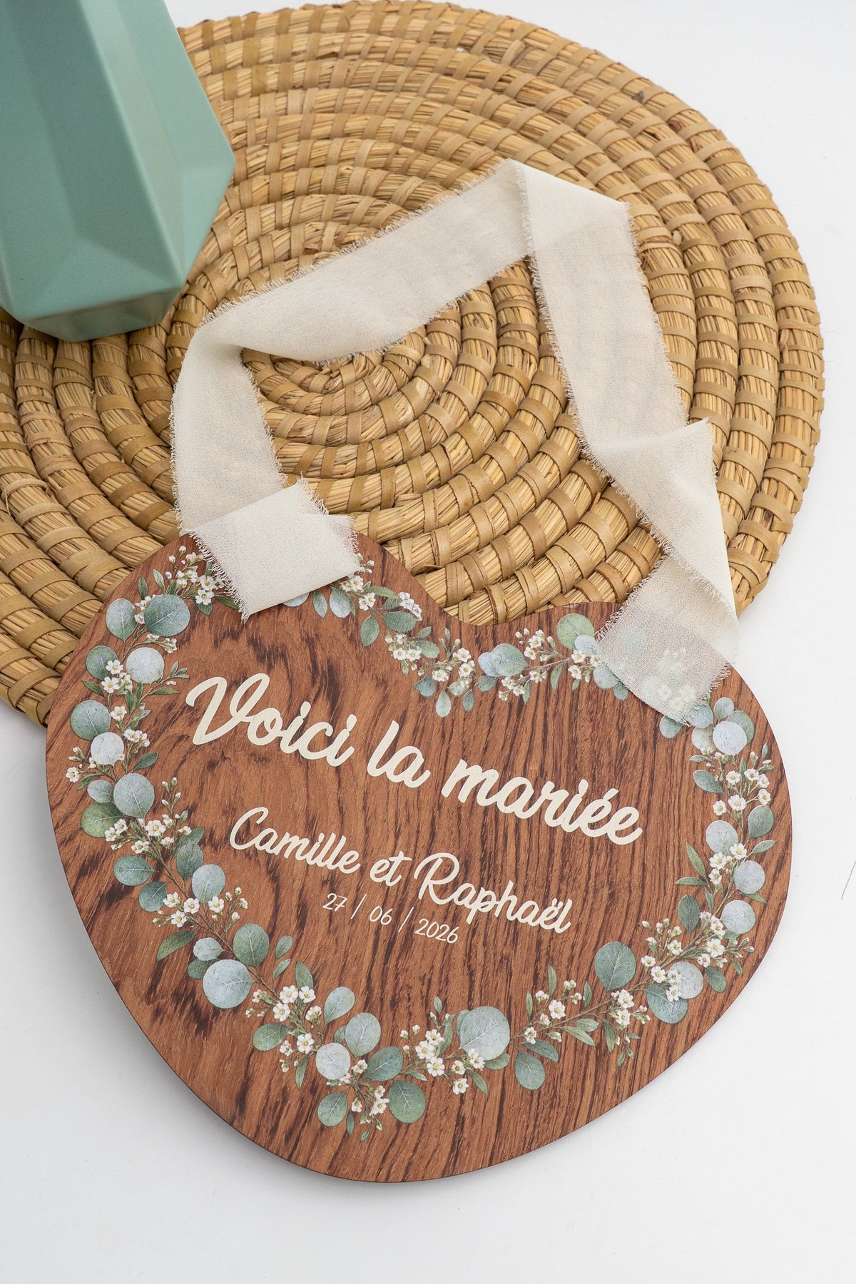 Personalisiertes Holzschild Hier kommt die Braut