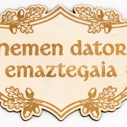 Cartel Aqui Llega la Novia