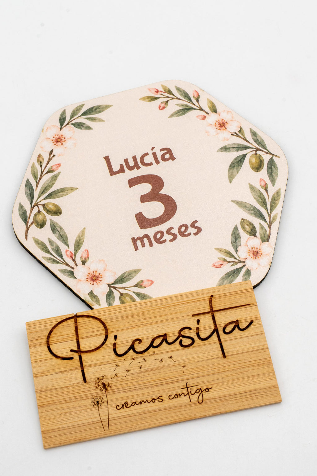 Personalisierte Meilensteinkarten aus Holz