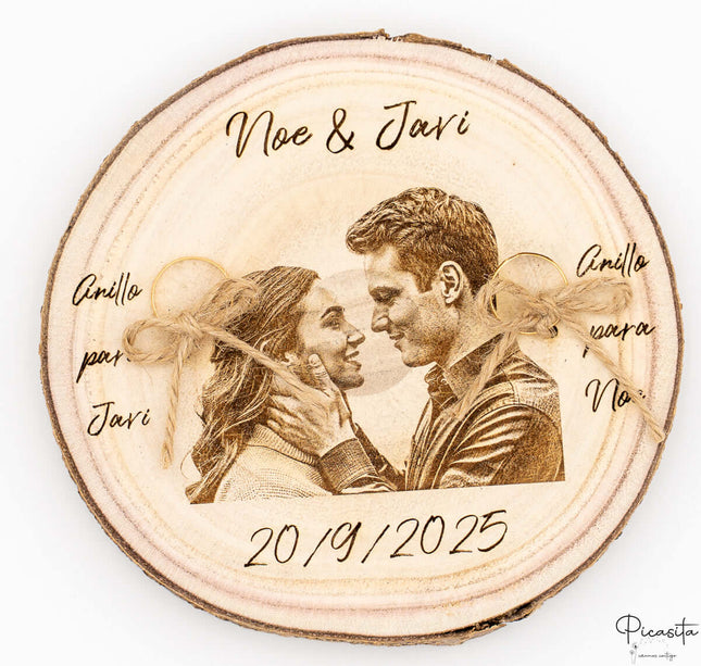 porta_alianzas_de_madera_natural_personalizado
