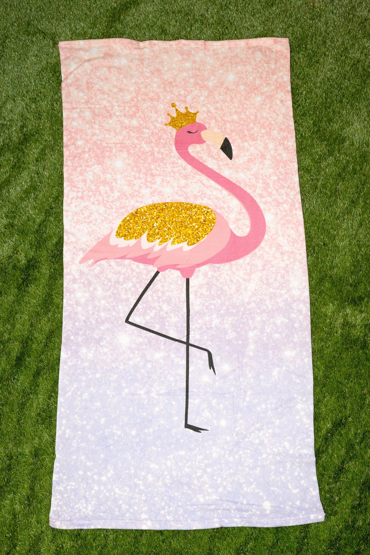 Handtuch mit rosa-lilafarbenem Farbverlauf und Flamingo mit goldener Krone